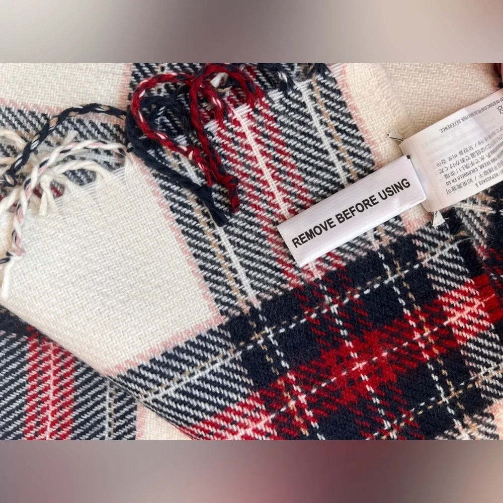 A+F Winter Scarf - Picture 4 of 4